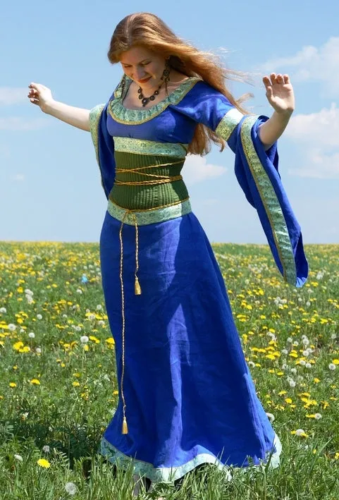 Mistress of the Hills Dress w/ Corset Belt