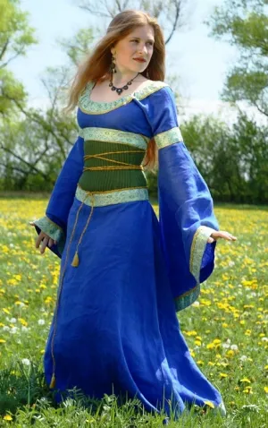 Mistress of the Hills Dress w/ Corset Belt